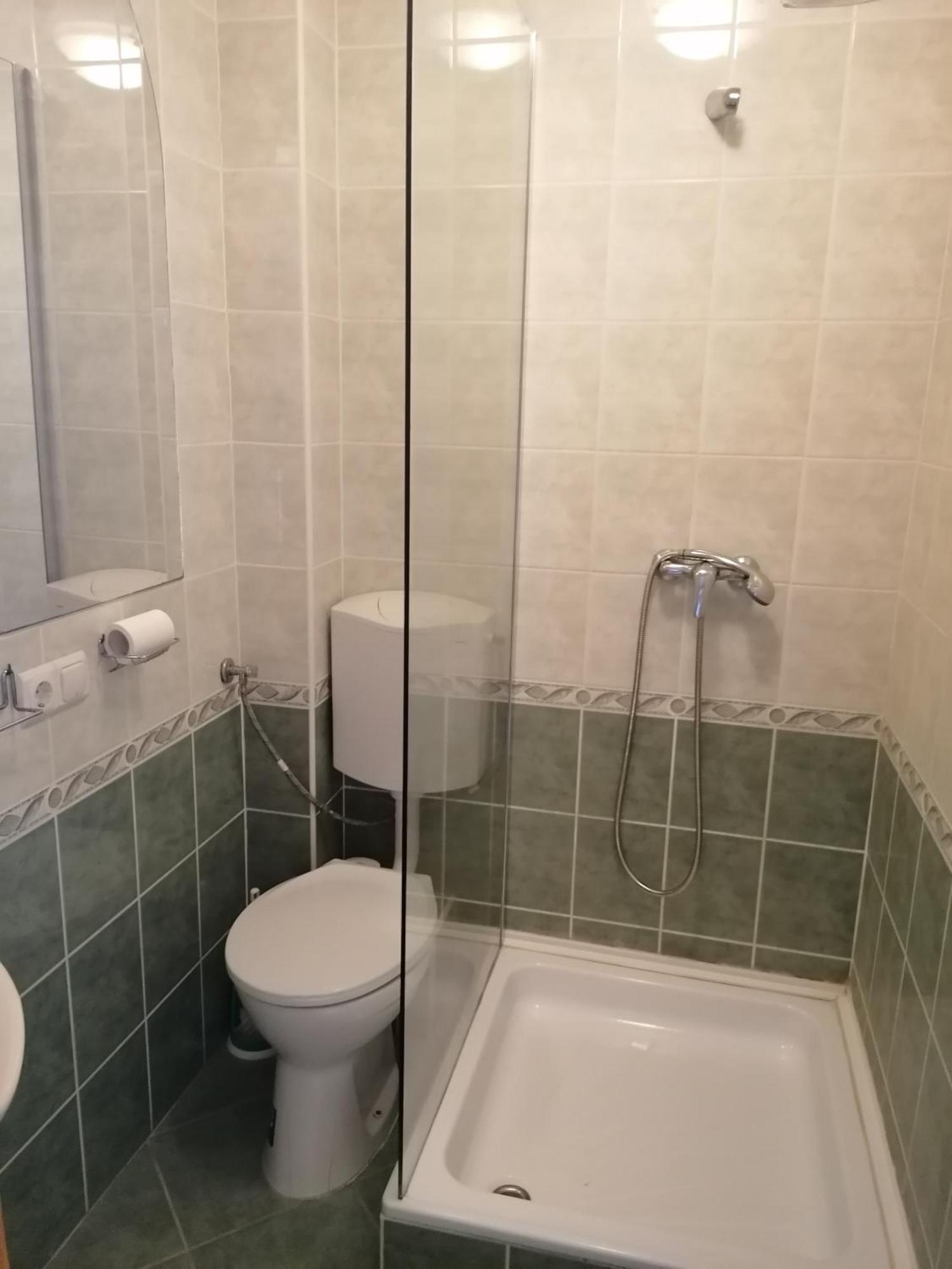 Iglodi Panzio Hotel Kunszentmárton Buitenkant foto