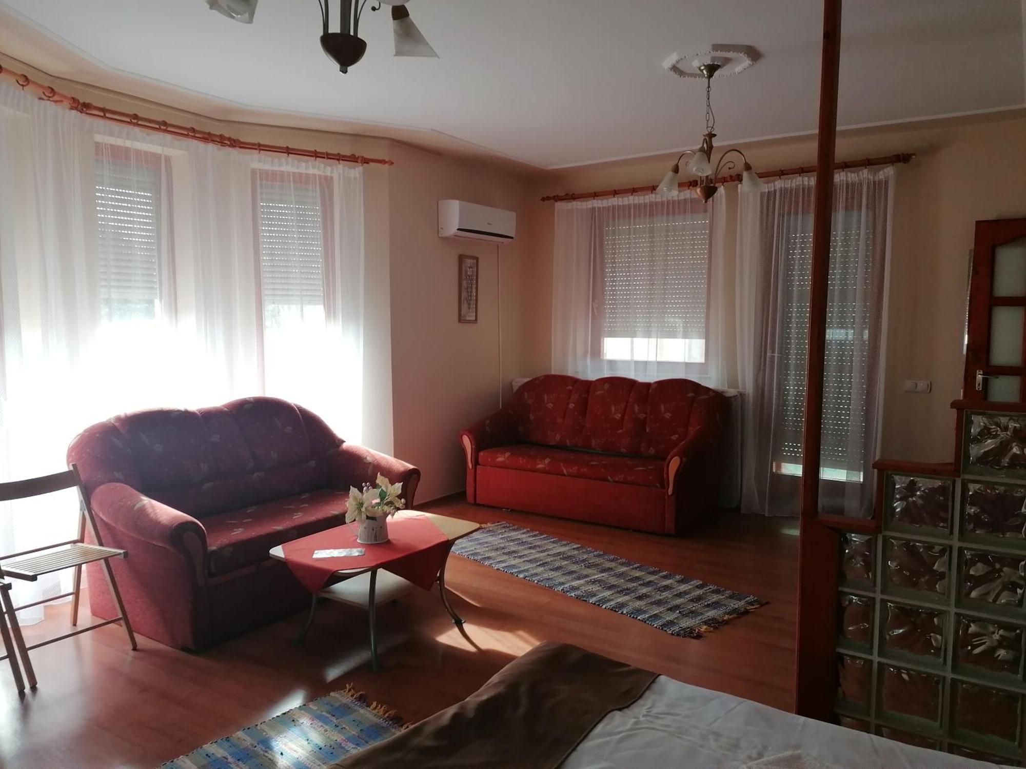 Iglodi Panzio Hotel Kunszentmárton Buitenkant foto