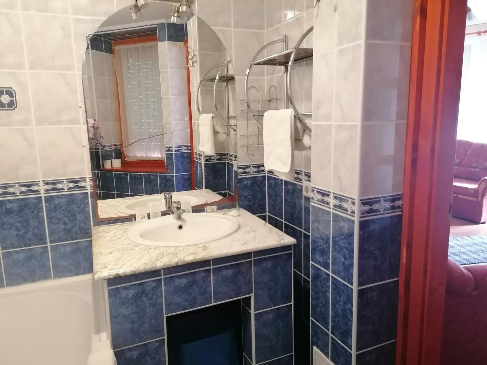 Iglodi Panzio Hotel Kunszentmárton Buitenkant foto