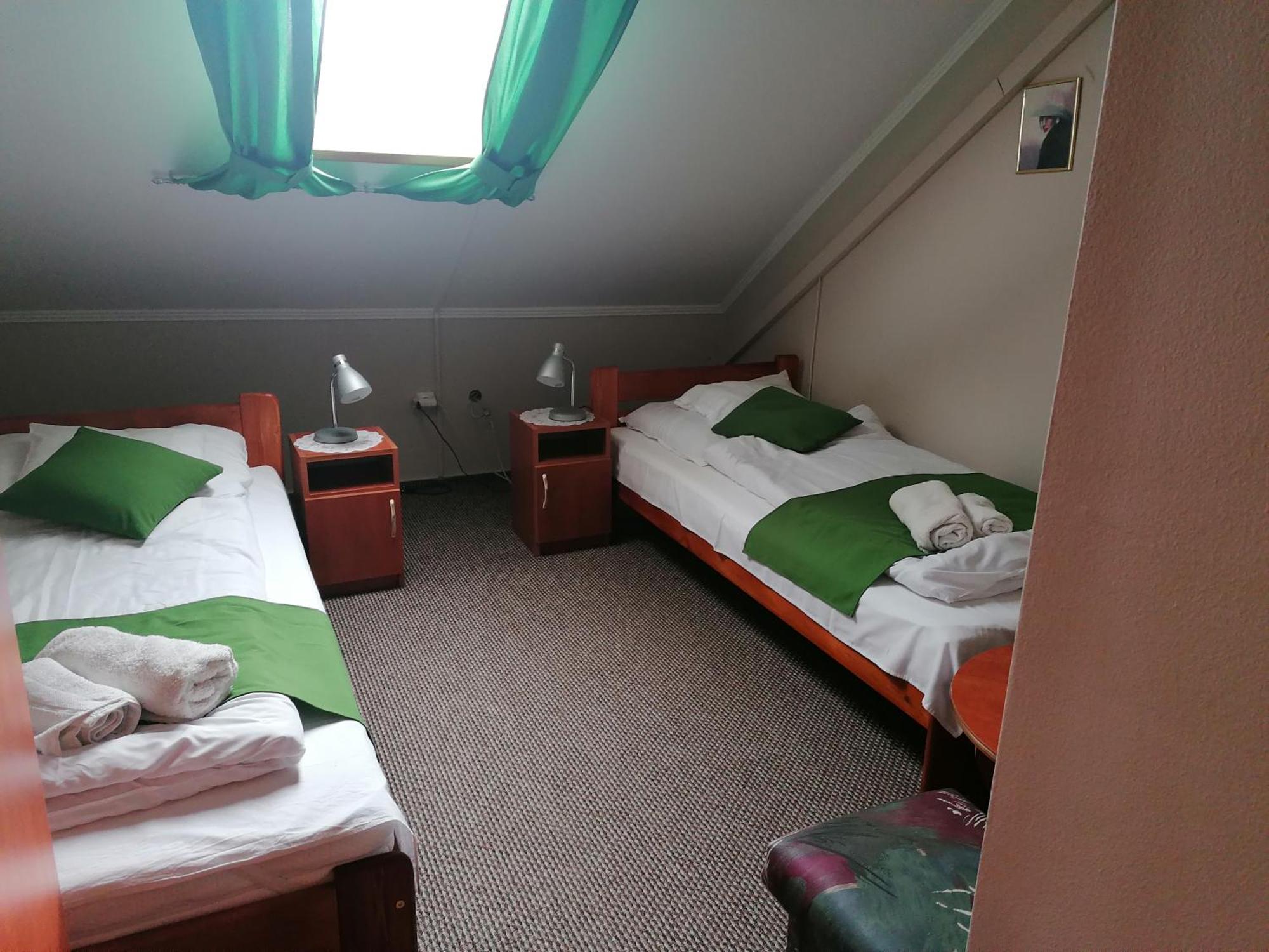 Iglodi Panzio Hotel Kunszentmárton Buitenkant foto