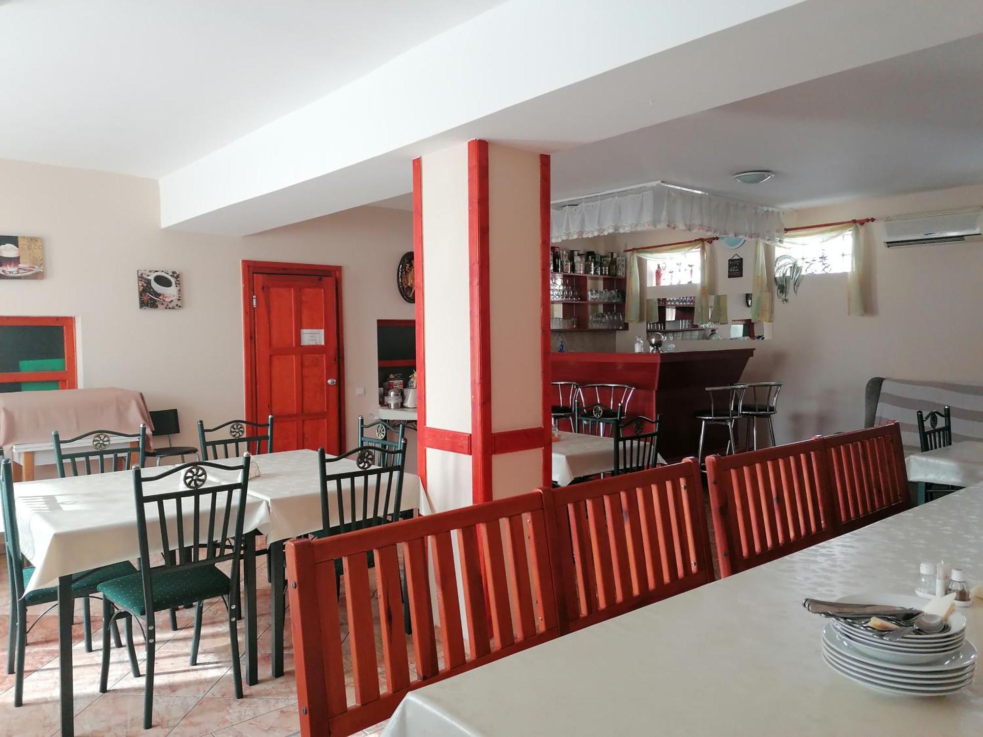 Iglodi Panzio Hotel Kunszentmárton Buitenkant foto