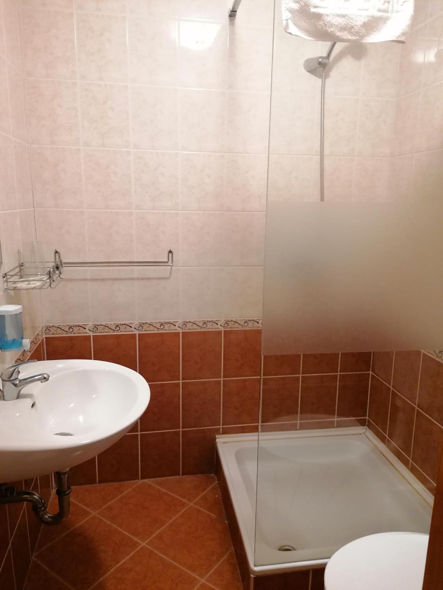 Iglodi Panzio Hotel Kunszentmárton Buitenkant foto