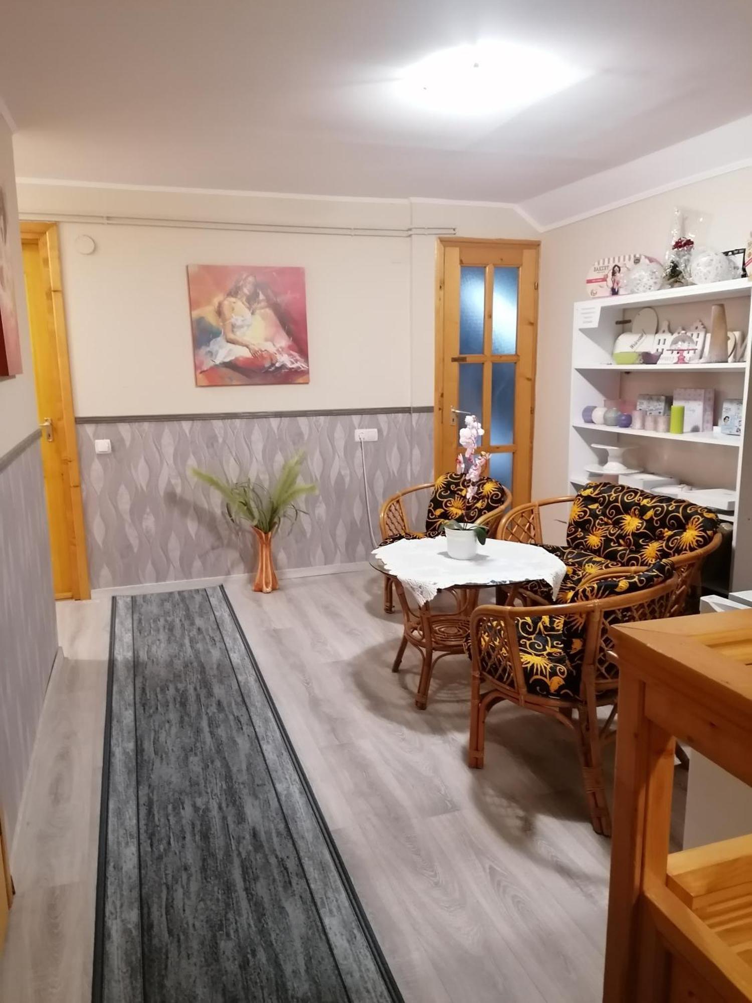 Iglodi Panzio Hotel Kunszentmárton Buitenkant foto