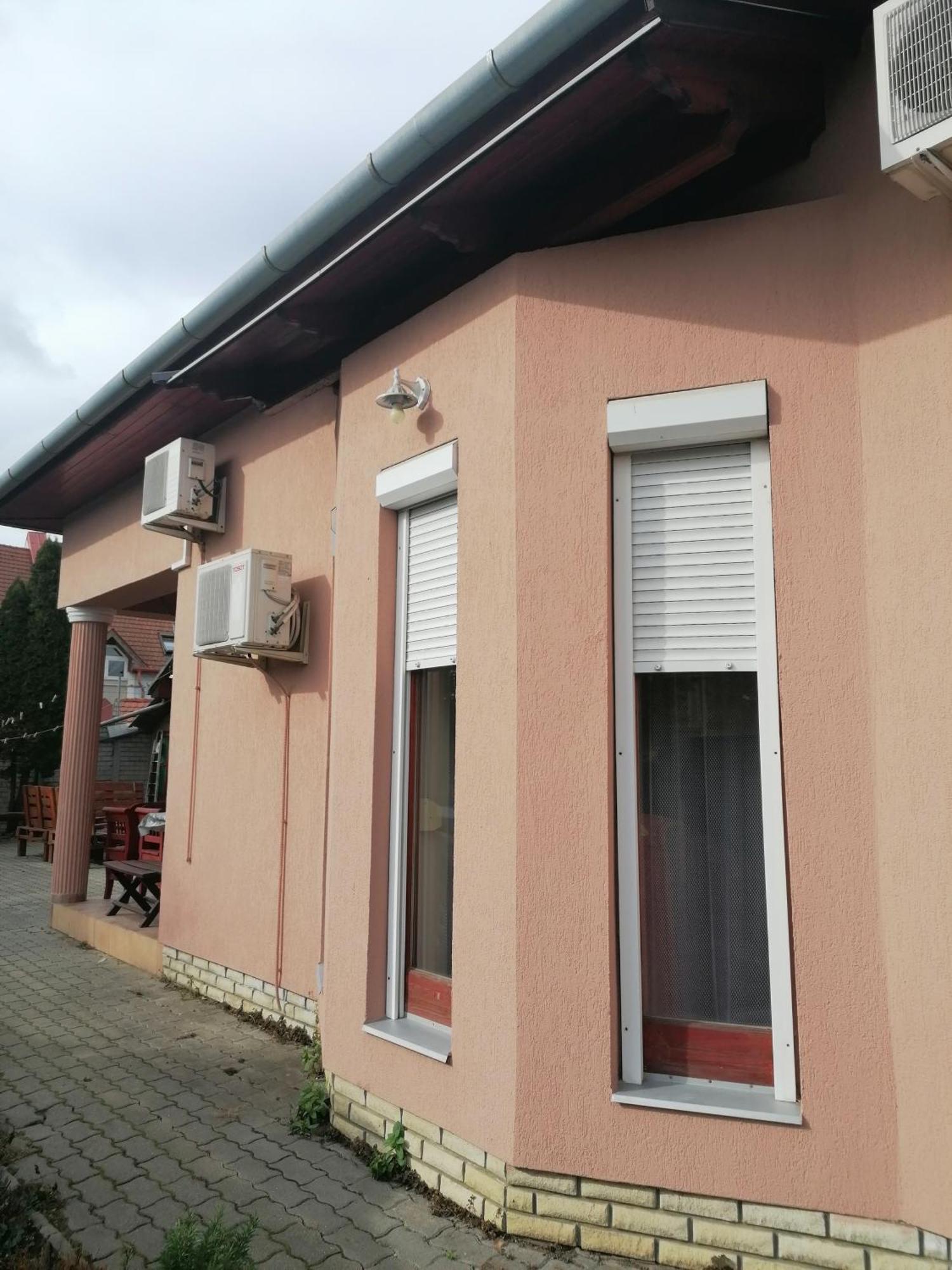 Iglodi Panzio Hotel Kunszentmárton Buitenkant foto